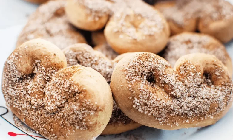 dots cinnamon sugar pretzels