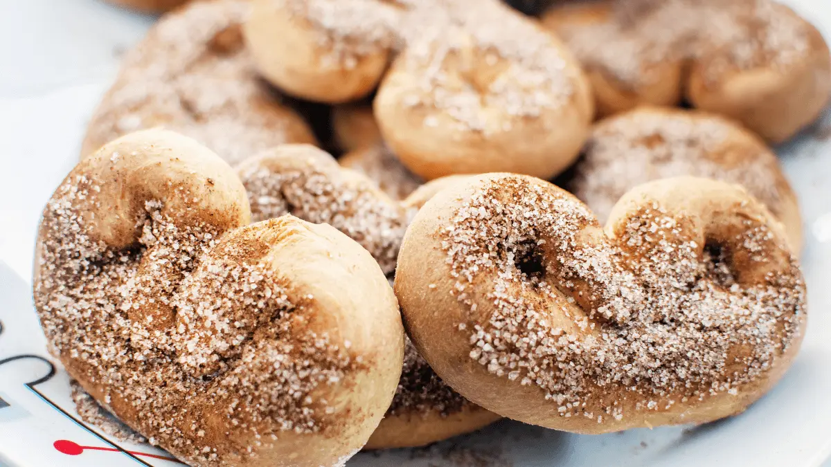 dots cinnamon sugar pretzels